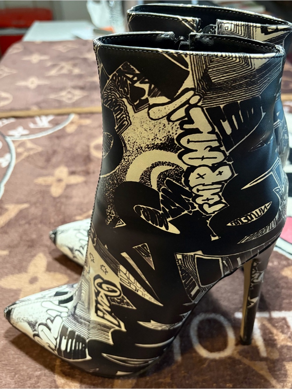 Women's Black & White Graphic Stiletto Ankle Boots